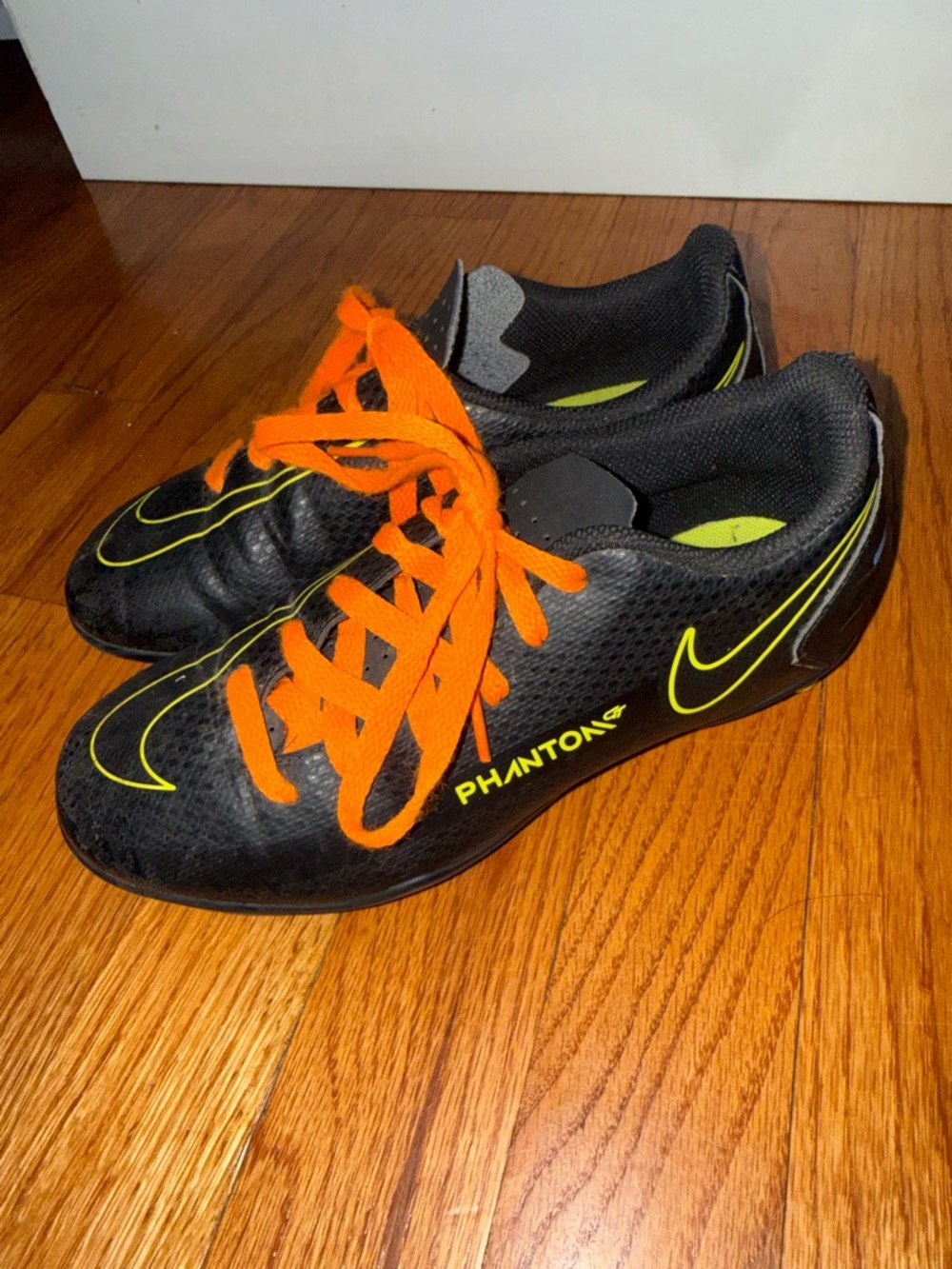 Nike Phantom Kids' Black & Orange Soccer Shoes Youth Size 3Y